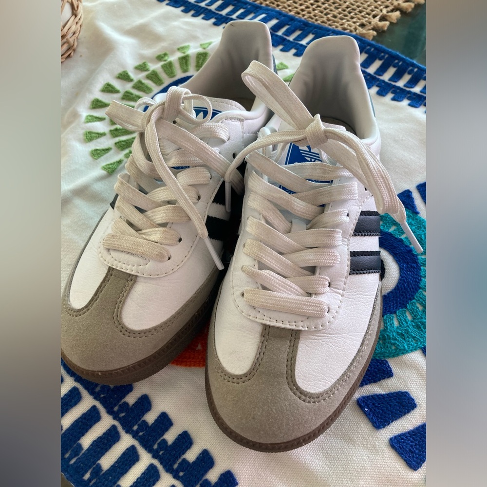 EUC Adidas Samba Women’s 5